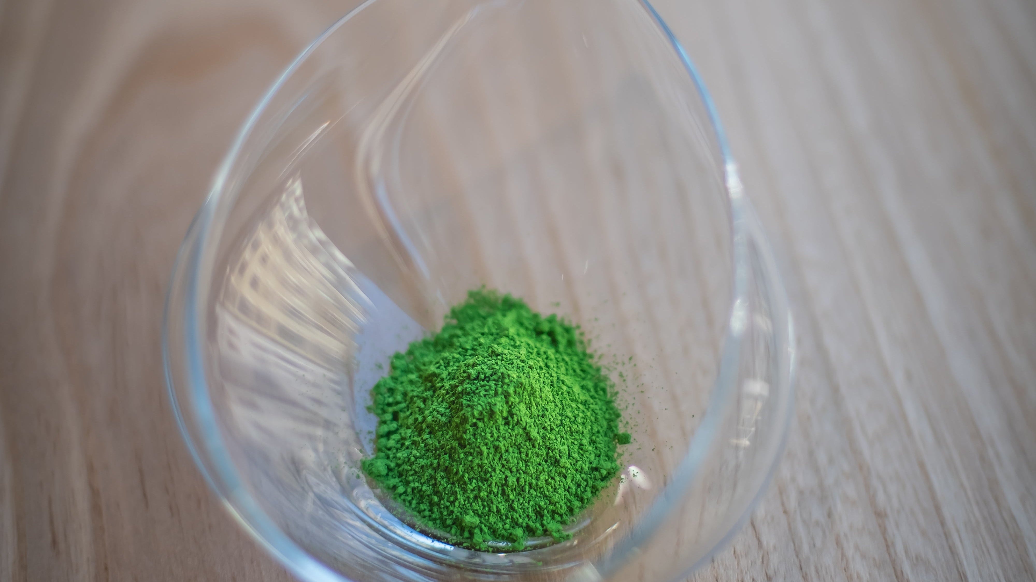 Matcha Wirkung — L-Theanin und Inhaltsstoffe, UNEARTHED Gallery München