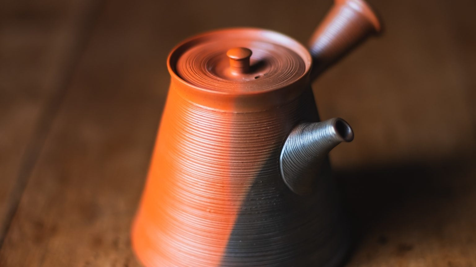 Tokoname shudei Kyusu — Japanese side-handle teapot — UNEARTHED Gallery München