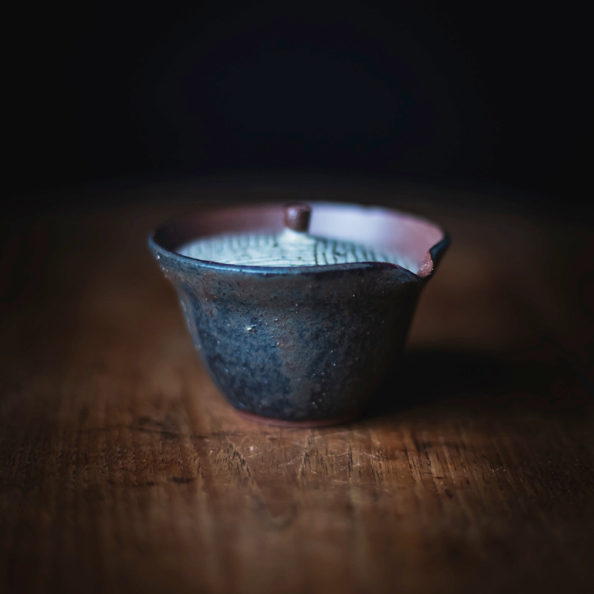 Ash glaze Shiboridashi #016 (view 2)