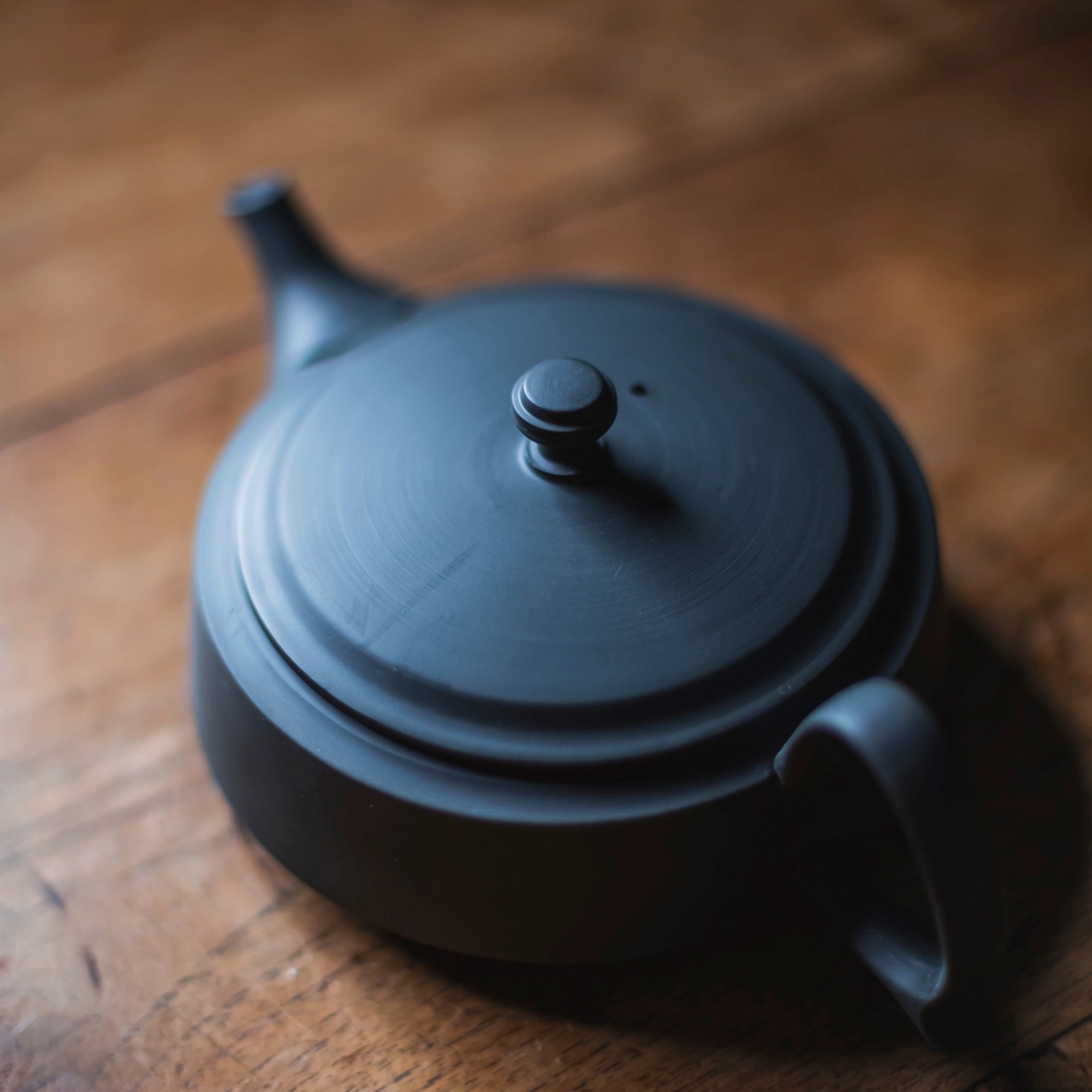TAKASUKE Kuro Back-Handle Teapot #TK1 (view 8)