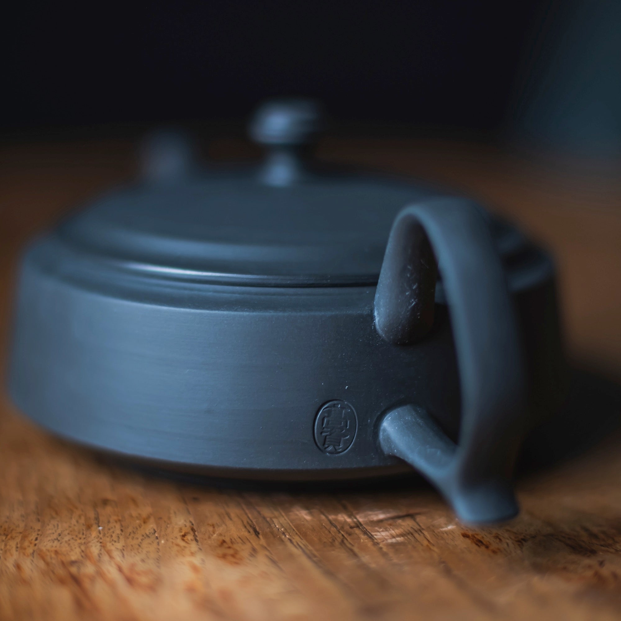 TAKASUKE Kuro Back-Handle Teapot #TK1 (view 10)