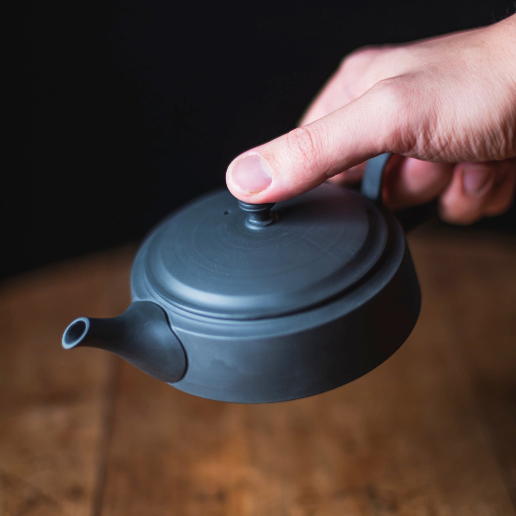 TAKASUKE Kuro Back-Handle Teapot #TK1 (view 12)