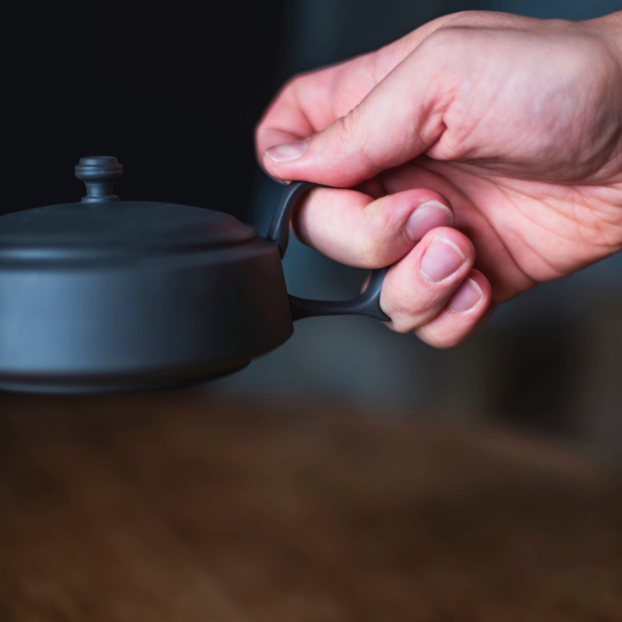TAKASUKE Kuro Back-Handle Teapot #TK1 (view 13)