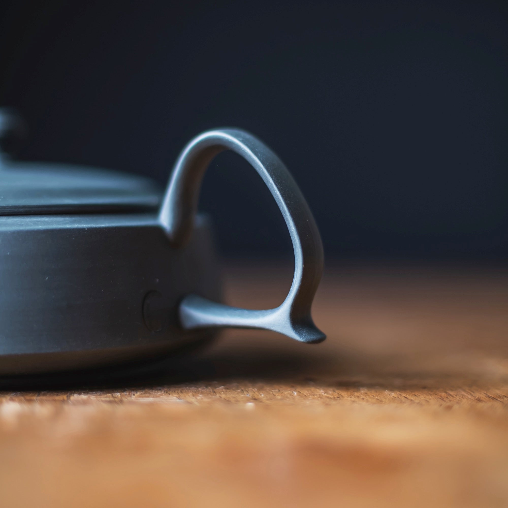 TAKASUKE Kuro Back-Handle Teapot #TK1 (view 15)