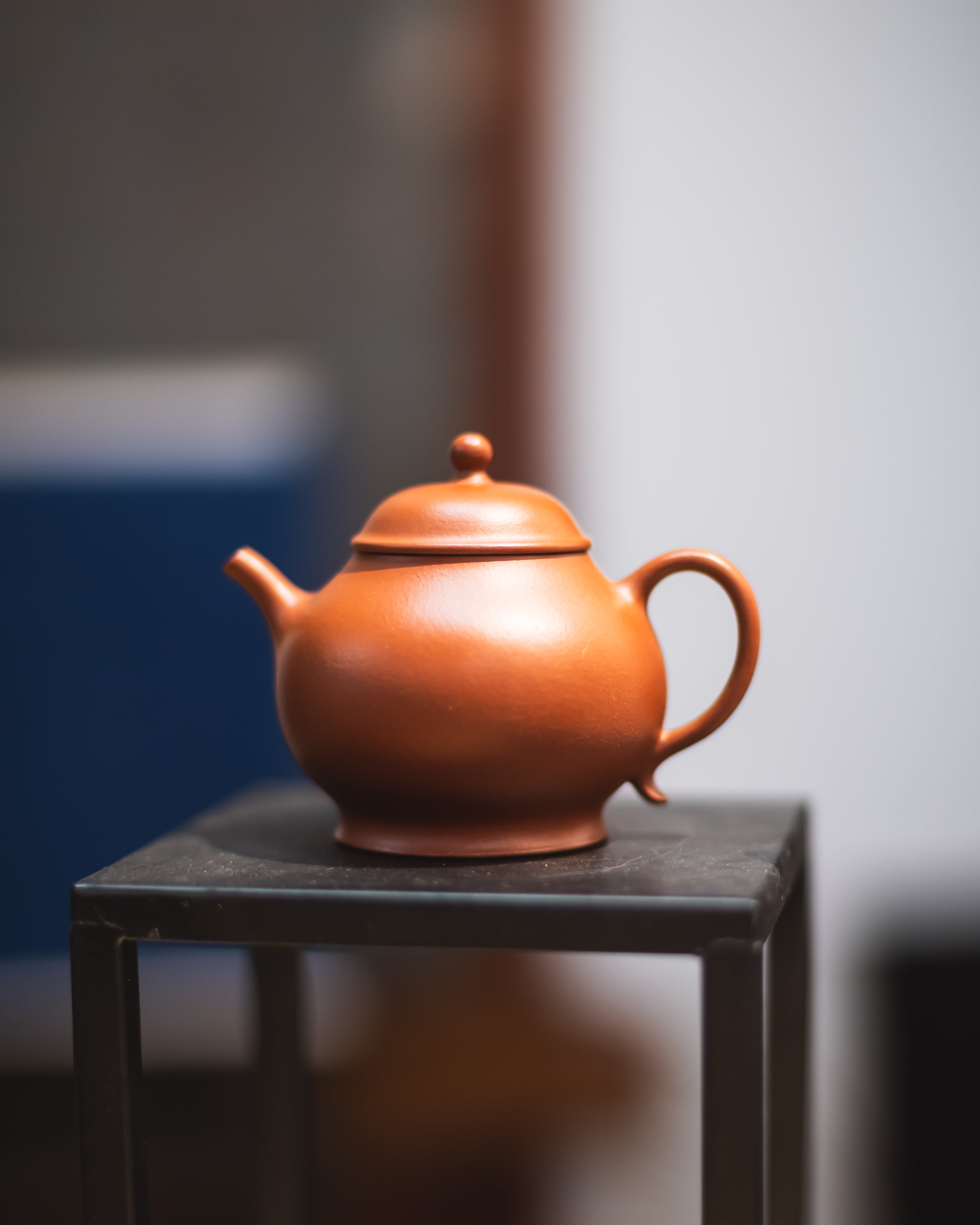 Studio Li — teapot on the wheel in the workshop