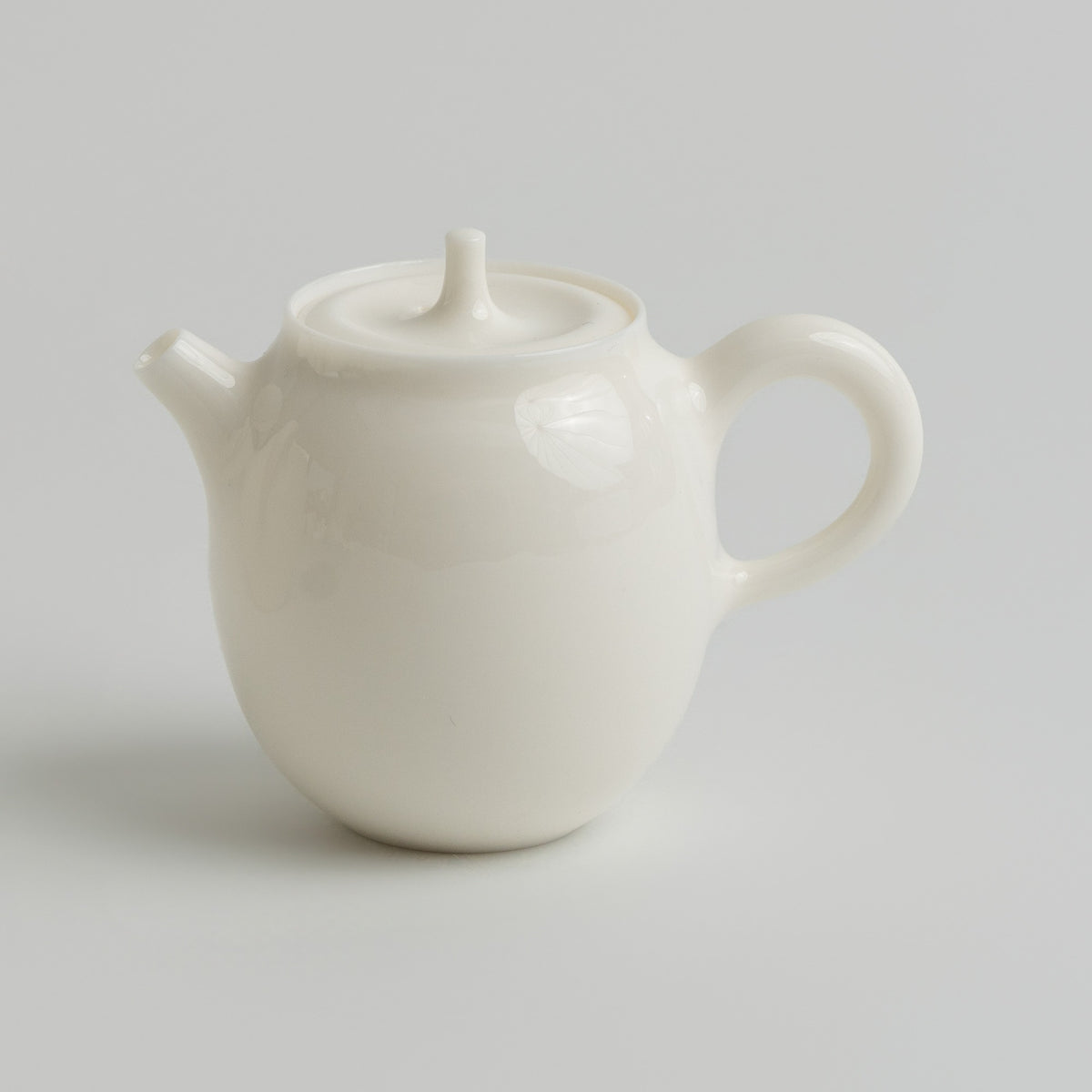 招隐 Zhaoyin Teapot teapot, 50 ml mini, Buchangqi Studio, Dehua porcelain, UNEARTHED Gallery München