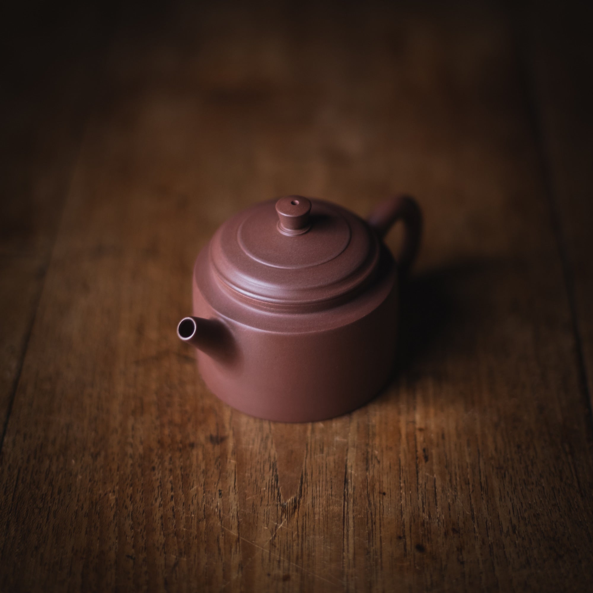 De Zhong 德钟壶 (ca. 120ml) – Back-Handle Teapot (view 2)